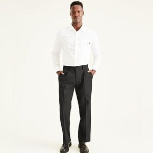 Dockers Easy Khakis, Pleated, Classic‎ Fit Size 42X30 in Black NWT in packaging